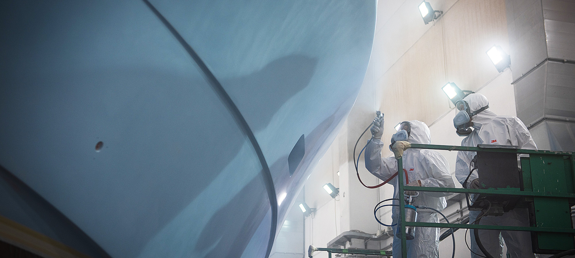 lavori di tinteggiatura di uno yacht toy marine